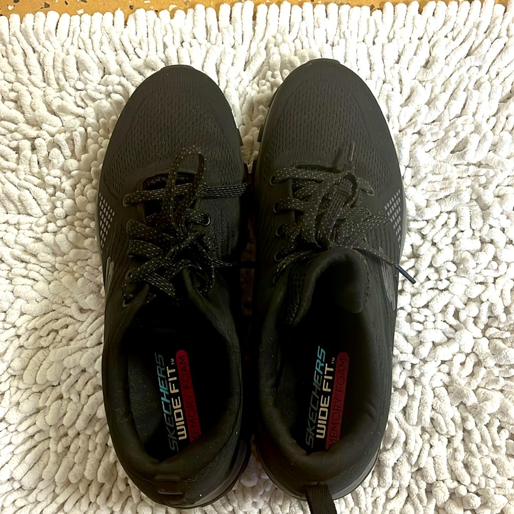 Tennis shoes.